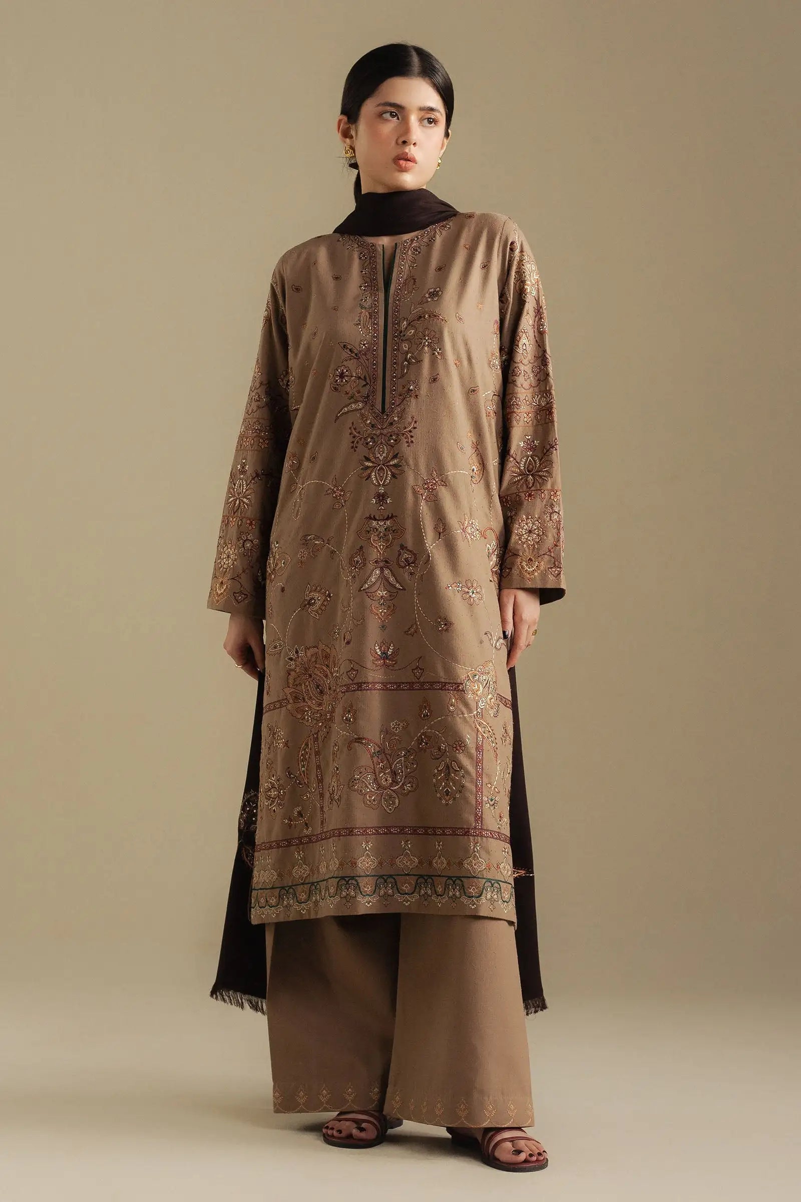 Coco Winter Unstitched '25 - Bloom-6B – RANGEEN BY RA