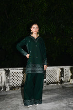 Winter Kiss '25 - EMERALD GREEN LUXURY EMBROIDERED KARANDI 2PCS SET (NPA2-25317)