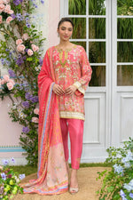 Zarayna Festive Prints '25 - Strawberry Shortbread